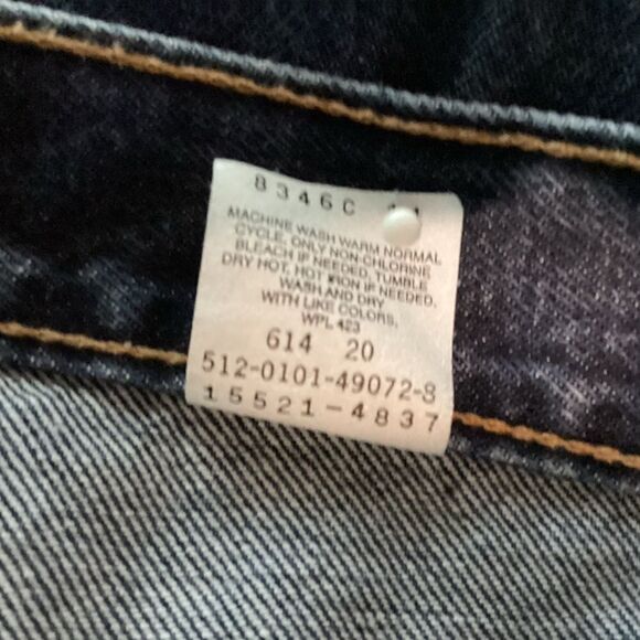 NWOT. Levi’s Women’s Size 8 Short Slim Fit with Tapered Leg 5 Pocket Jeans. - Picture 9 of 9